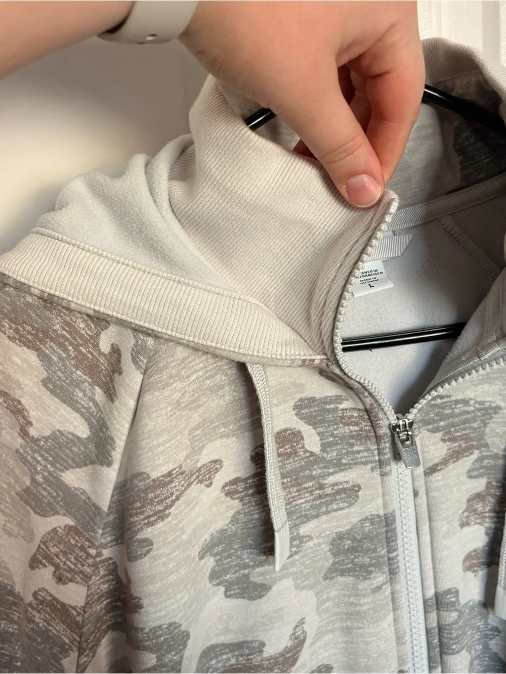 Athleta Triumph Printed Camo Hoodie Sweatshirt Jacket Activewear